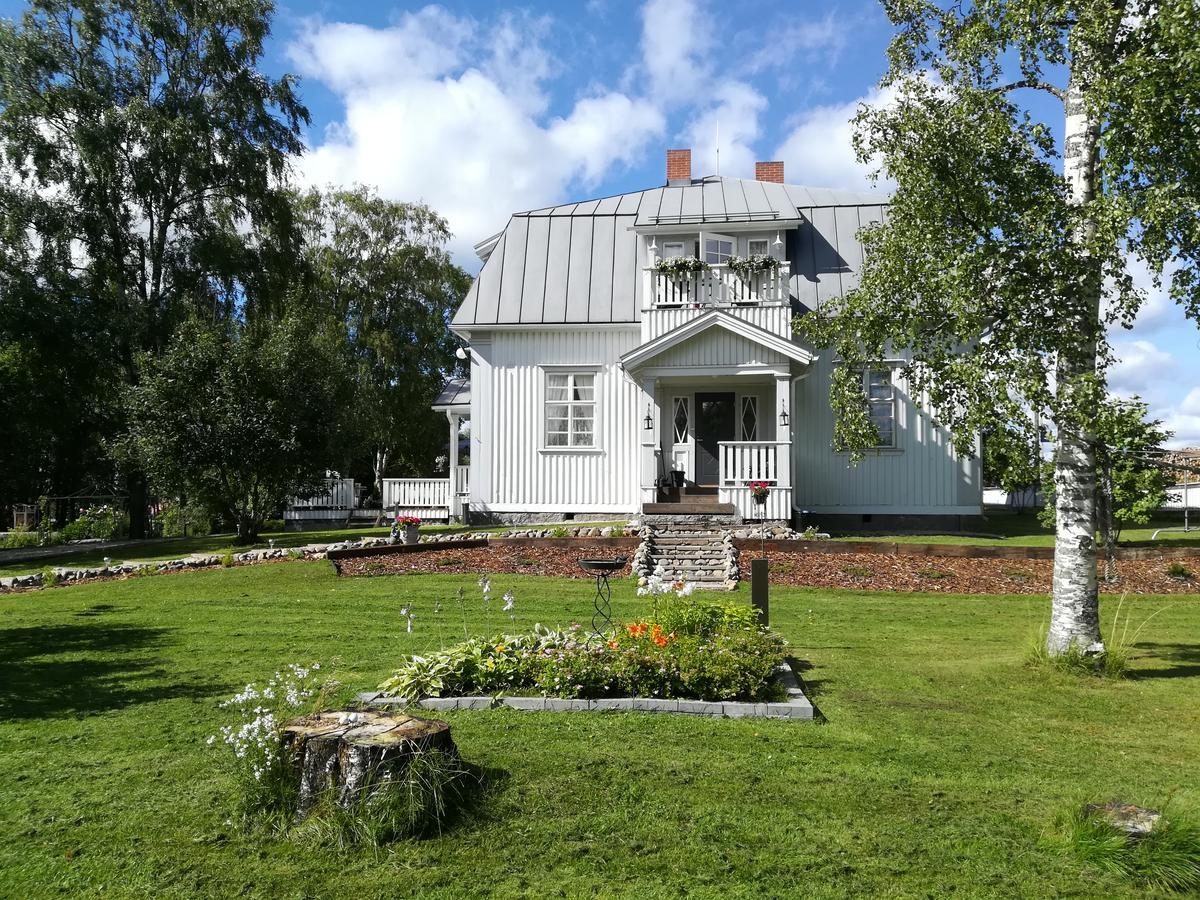 Hotelli Huiskankorpi Boutique Hotel Nivala Exteriör bild